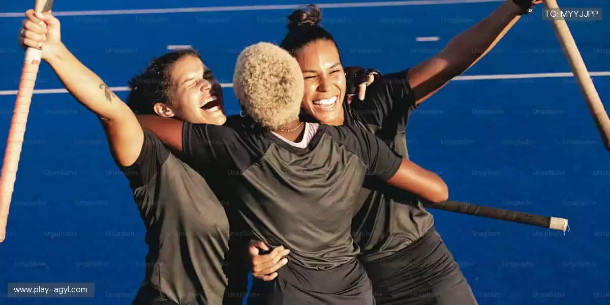 📱 边看边聊，弹幕刷屏，互动赢好礼！